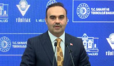 Bakan Kacır: Terör koridoru haritalarını yırtıp atıyoruz