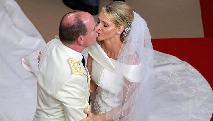 Mutsuz gelin kendini para harcamaya vermiş…  Çocuklarını kaçak göçmenler büyüttü… Kocası metresleri için gizli banka hesapları bile açmış