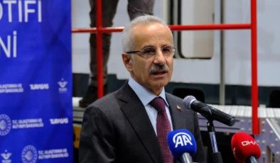 Bakan Uraloğlu açıkladı: Lokomotif sektöründe kendi teknolojisine sahip sayılı ülkelerden biriyiz