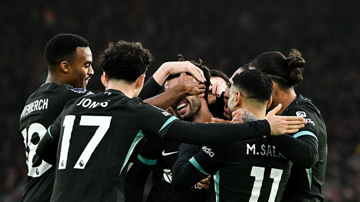 Liverpool, Manchester City ile arasındaki puan farkını açıyor!