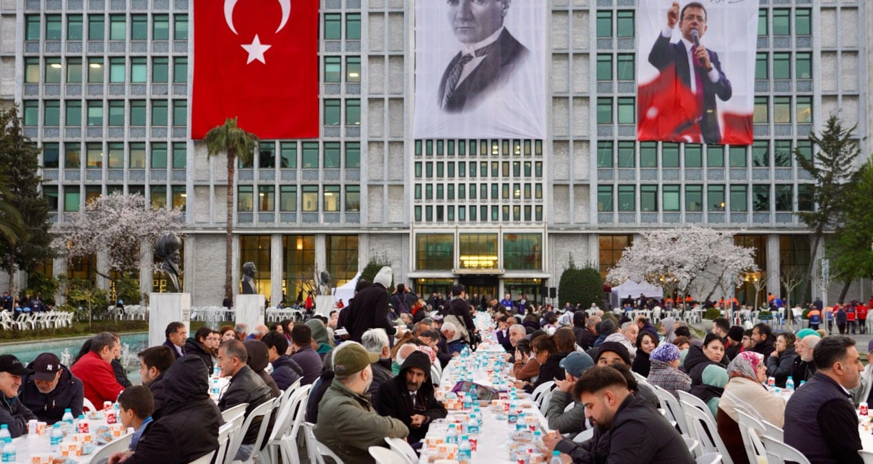 Saraçhane’deki ‘Millet İftarı’na yoğun ilgi